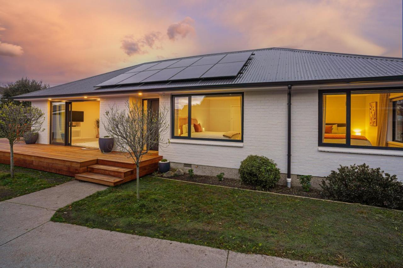 Private, Family-Friendly Home, 4Br By Airport & Free Parking Christchurch Esterno foto